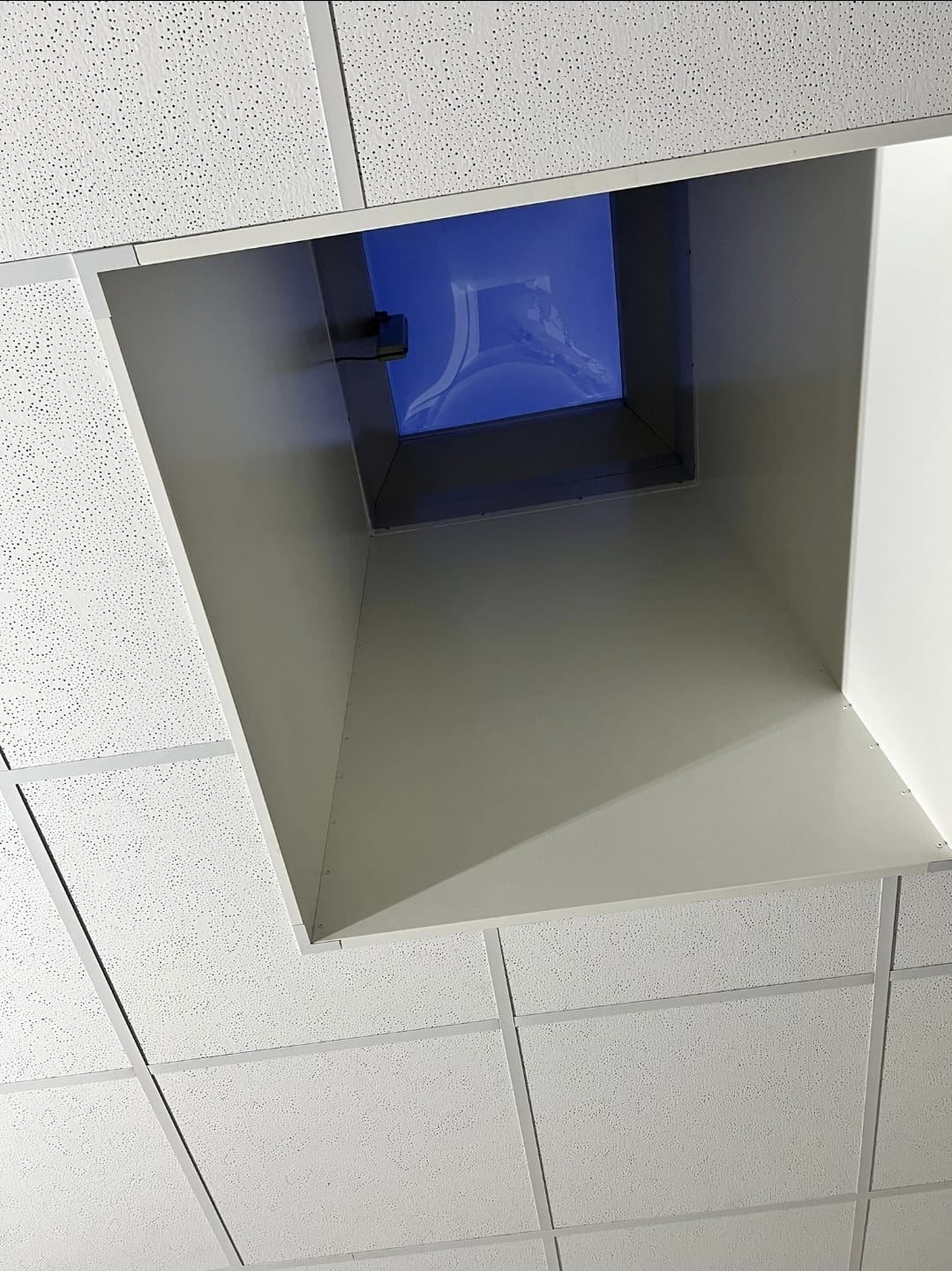 Lichtkuppel in abgehängter Decke